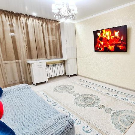 Абсолютно Новая Квартира Класса Люкс タラズ エクステリア 写真